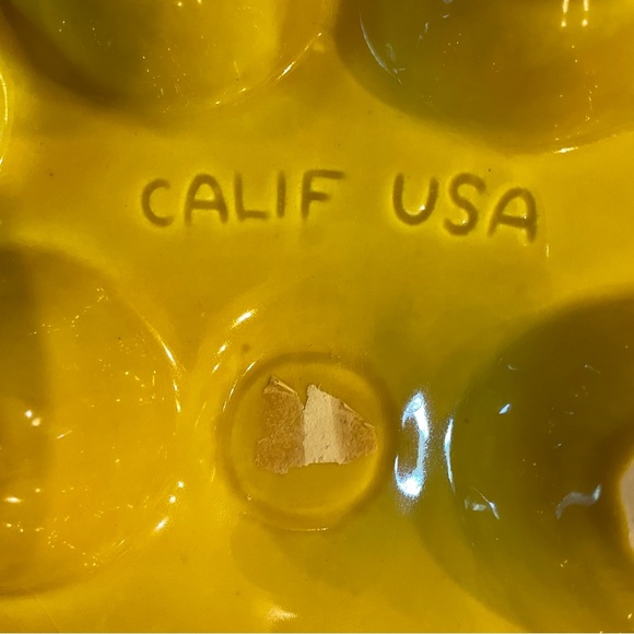 Vtg California Pottery S30 Deviled Egg Round Platter Raised Center Rooster Hen - Picture 8 of 9